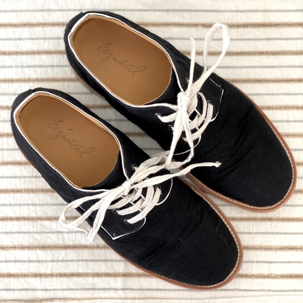 Esquivel Canvas Lace-up in Sz 6